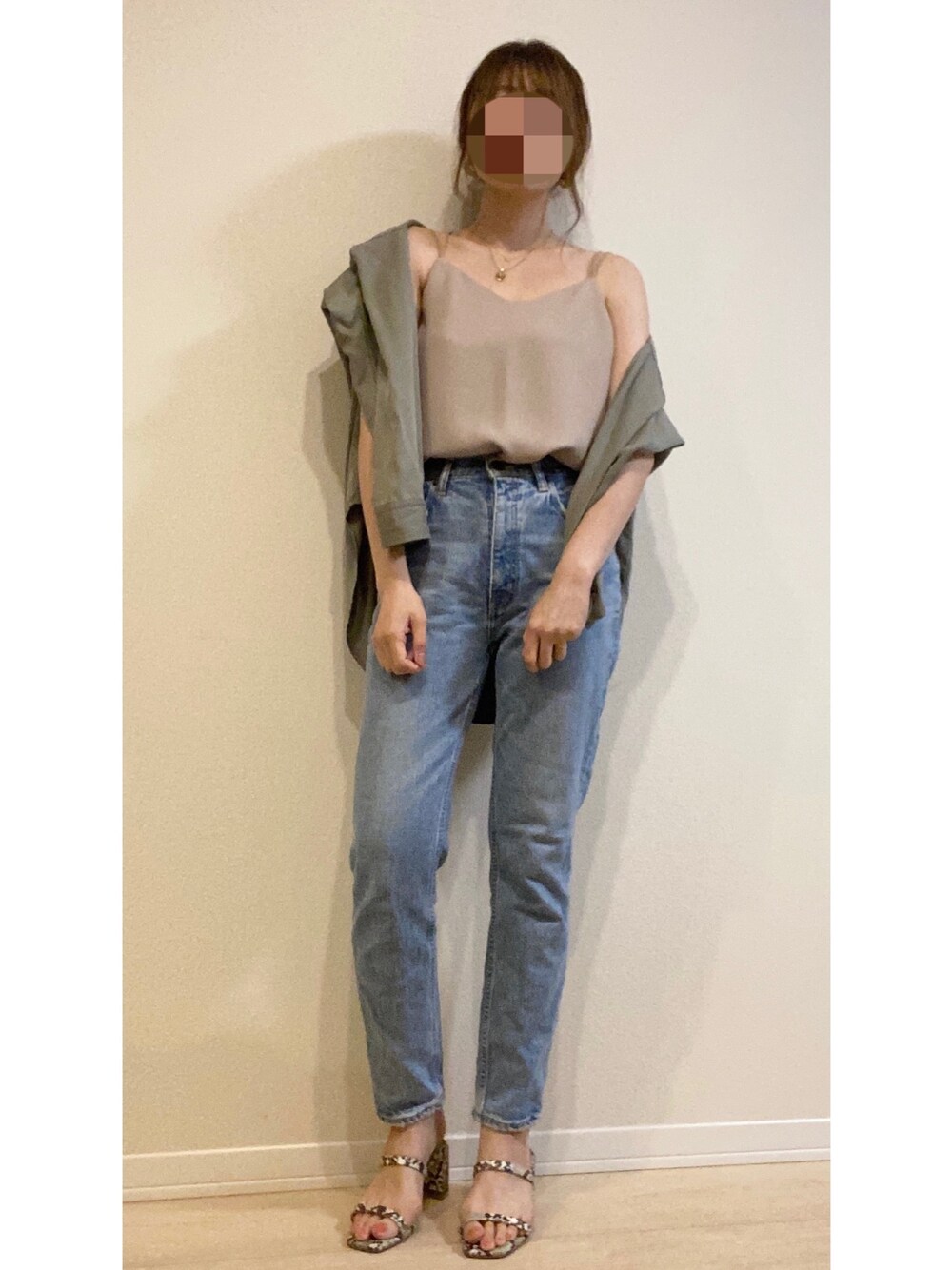 「シンプルコーデ、カジュアルコーデ、オトナ女子、大人カジュアル、夏コーデ、デニム、パイソン柄、プチプラ」｜「plageのMilitary wash シャツ2◆（シャツ/ブラウス、グリーン系）」を使った、名前はあとでさん（レディース・161cm）の夏コーディネートの1枚目の写真
