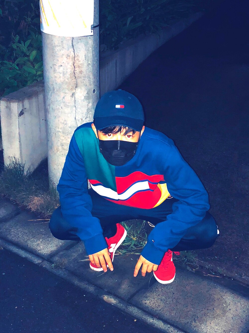 「モノトーン派？カラーコーデ派？、お洒落さんとつながりたい、韓国ファッション、TOMMY HILFIGER、TOMMY、TOMMY JEANS」｜「TOMMYのアイテム（キャップ、パープル系）」を使った、きむちさん（メンズ・174cm）の冬コーディネートの1枚目の写真