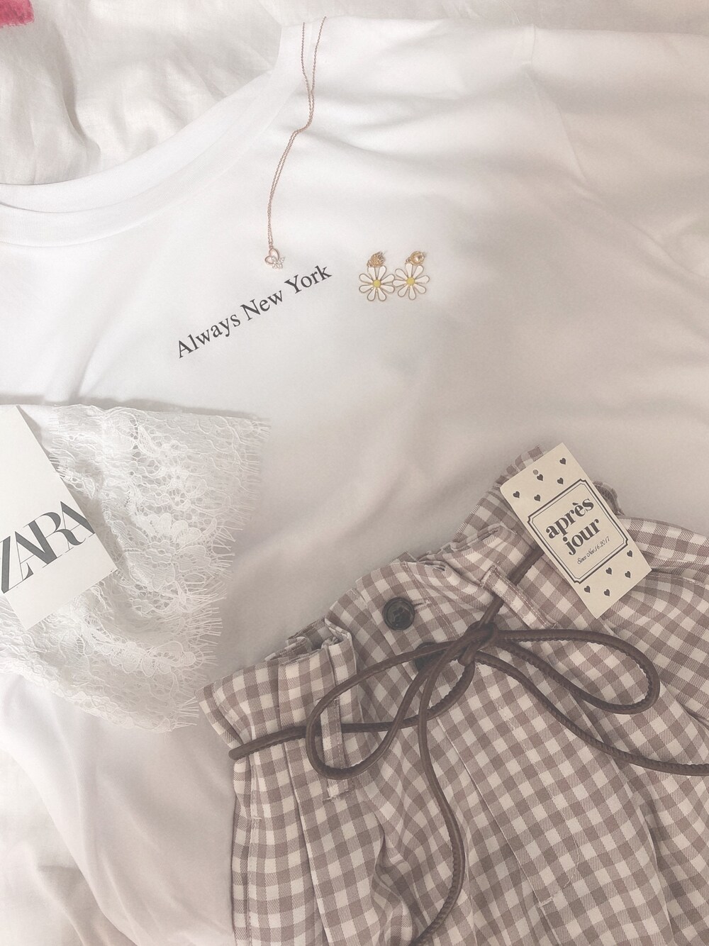 「summer、white、check」｜「ZARAのアイテム（Tシャツ/カットソー、ホワイト系）」を使った、mooka🍑さん（レディース・160cm）の夏コーディネートの1枚目の写真