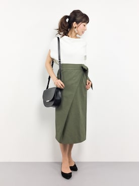 「IENA LA BOUCLE（イエナラブークル）のアイテム（ニット/セーター）」を使った、RINAさん（レディース・160cm）の春コーディネート