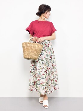「TRUNO by NOISE MAKER（トルノバイノイズメーカー）の新色＆新柄発売　★ボタニカル花柄スカート★（スカート）」を使った、RINAさん（レディース・160cm）の夏コーディネート