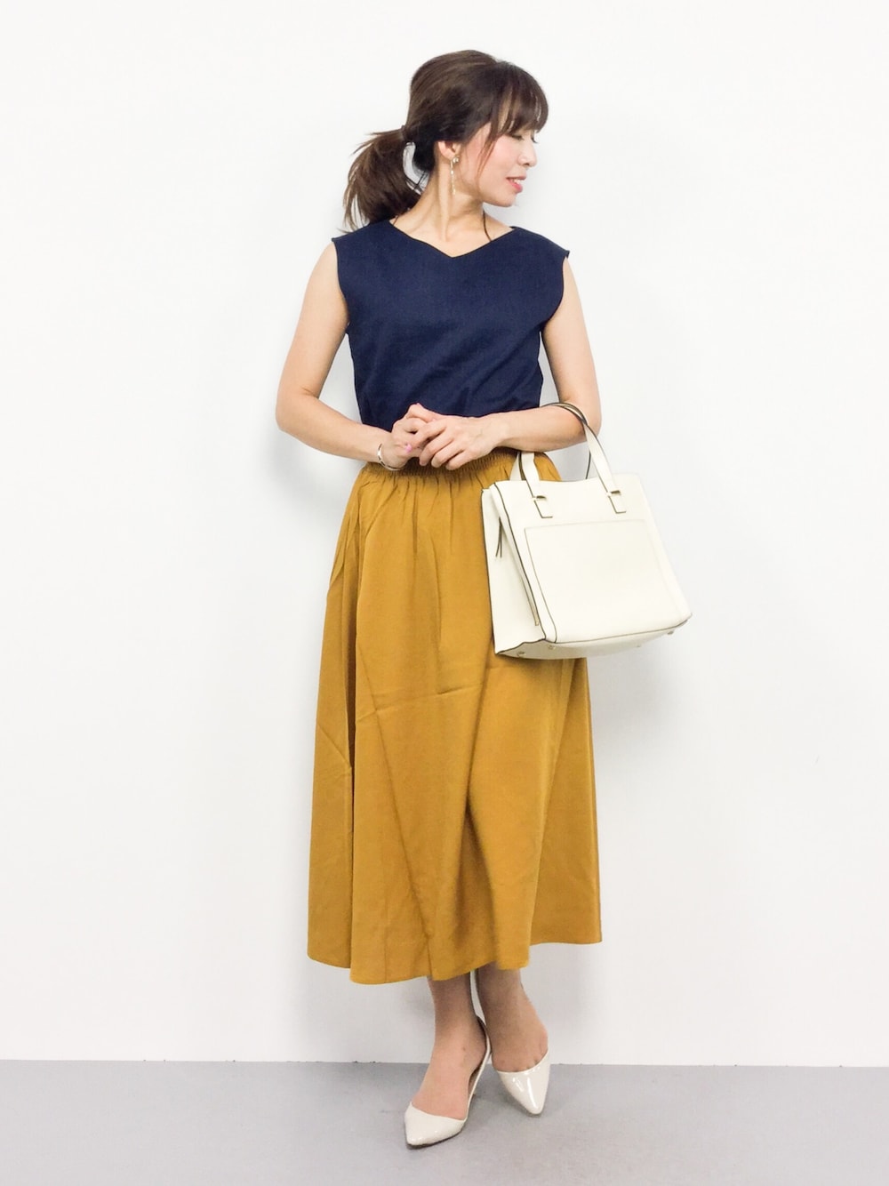 新品タグ付 2018ss IENA アサ/VIS デザイントップス カーキ IENA（イエナ）の「アサ/VIS デザイントップス◇（シャツ/ブラウス