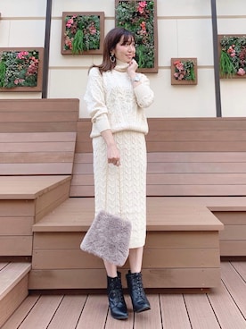 「アイテム（セットアップ、ホワイト系）」を使った、RINAさん（レディース・160cm）の秋コーディネート