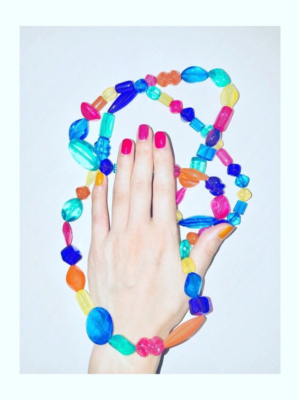 その他のネックレスを着用したレディースの夏コーディネートの1枚目の写真