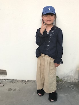 「petit main（プティマイン）のアイテム（チノパンツ）」を使った、KOHa☆RUさん（キッズ・125cm）の春コーディネート