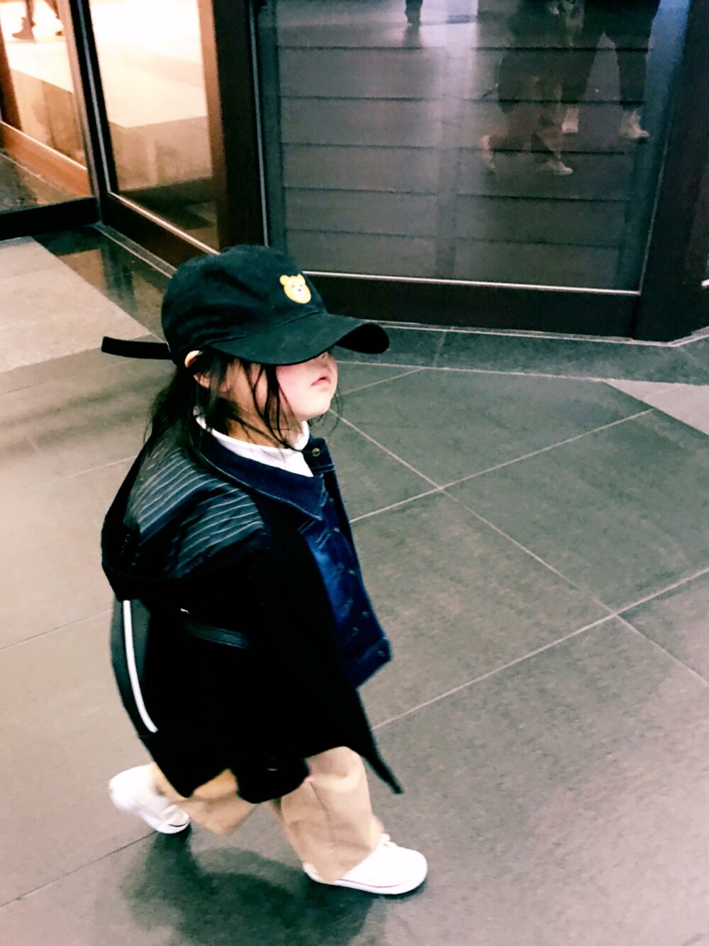 「ダッフルコート、Gジャン×アウター、Gジャン×タートルネック、キャップ×三つ編み、コンバース オールスター、女の子」｜「GLOBAL WORKの【キッズ】ダッフルコート/728807 （ダッフルコート、ブルー系）」を使った、ｋａｎａｕｔａさん（キッズ・100cm）の冬コーディネートの1枚目の写真