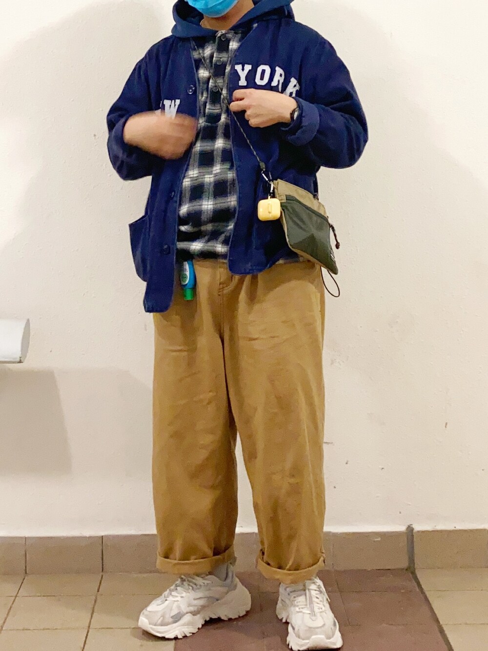 「FILAのアイテム（その他シューズ、ベージュ系）」を使った、승호 さん（メンズ・168cm）の冬コーディネートの1枚目の写真