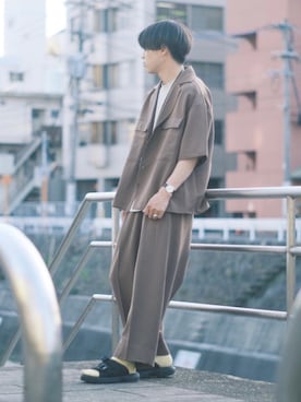 「LUCY（ルーシー）のアイテム（スラックス）」を使った、KOMEI   さん（メンズ・171cm）の春コーディネート