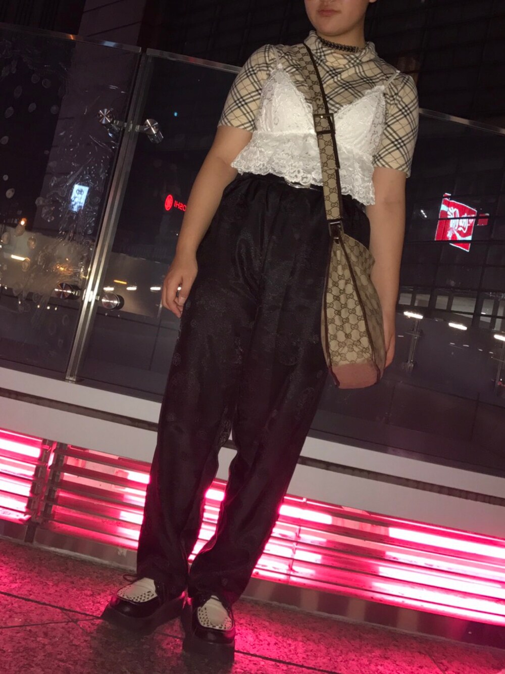 「burberry、トップス、キャミソール、重ね着、black、チャイナパンツ、エロ、カッコイイ女子、目指します」｜「ホンワカパッパのアイテム（パンツ、ブラック系）」を使った、ぽよさん（レディース・154cm）の夏コーディネートの1枚目の写真