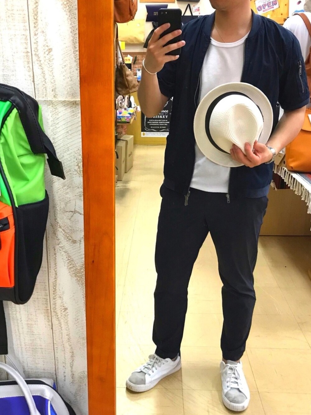 「いいね、save、フォローお願いします🤑、低身長、ネイビーコーデ、GU、ユニクロ、タンクトップ、カジュアルコーデ、MA-1、セットアップ風、白スニーカー」｜「エッジシティーのアイテム（ハット、ホワイト系）」を使った、FEEFEE55さん（メンズ・169cm）の夏コーディネートの1枚目の写真