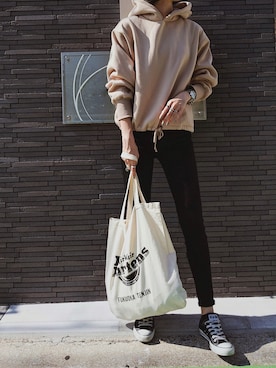 「titivate（ティティベイト）のアイテム（パーカー）」を使った、maichinさん（レディース・178cm）の秋コーディネート