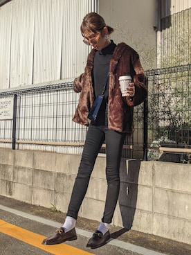 「MOUSSY（マウジー）のSQUARE HOOP イヤリング（ピアス（両耳用））」を使った、maichinさん（レディース・178cm）の秋コーディネート