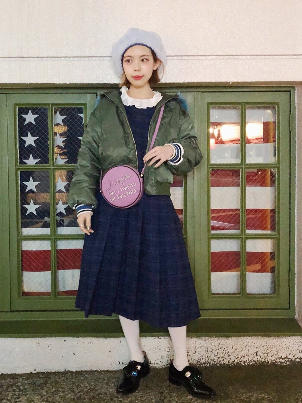 「チェックスカート、N2B、ベレー帽、ファー小物、Aymmy in the batty girls」｜「Aymmy in the batty girlsのNOBEL フリルカラーワンピース（ワンピース、ブルー系）」を使った、瀬戸あゆみさん（レディース・152cm）の冬コーディネートの1枚目の写真