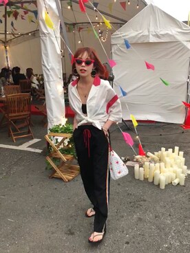 「miu miu（ミュウミュウ）のアイテム（クラッチバッグ）」を使った、瀬戸あゆみさん（レディース・152cm）の春コーディネート