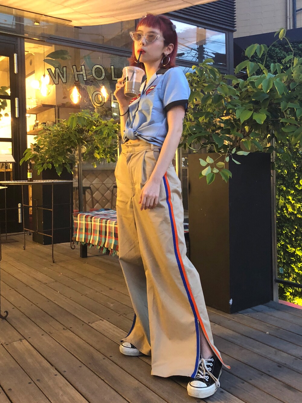 「夏、カジュアルコーデ、低身長、スニーカーコーデ、ベージュ、Aymmy in the batty girls」｜「Aymmy in the batty girlsのYMR ラインワイドチノパンツ（チノパンツ、ベージュ系）」を使った、瀬戸あゆみさん（レディース・152cm）の夏コーディネートの1枚目の写真