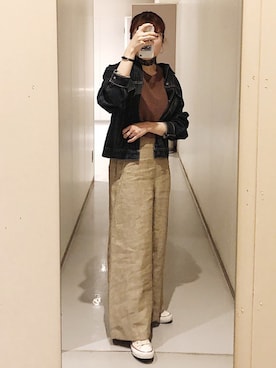 「ベージュパンツ」｜「アイテム（財布/小物）」を使った、MIYUさん（レディース・156cm）の春コーディネート