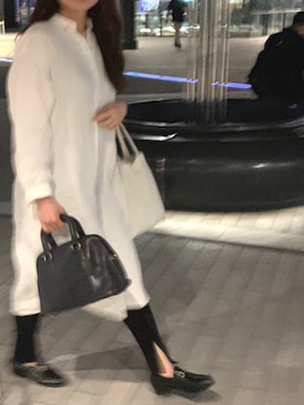 「スリット」｜「アイテム（シャツワンピース）」を使った、MIYUさん（レディース・156cm）の春コーディネート