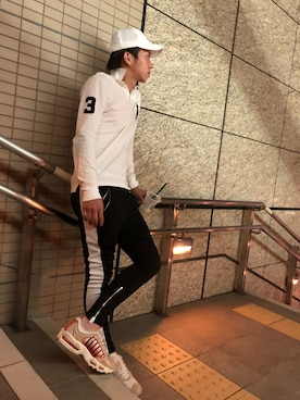 「ARMANI EXCHANGE（アルマーニエクスチェンジ）のアイテム（キャップ）」を使った、正彦さん（メンズ・175cm）の秋コーディネート