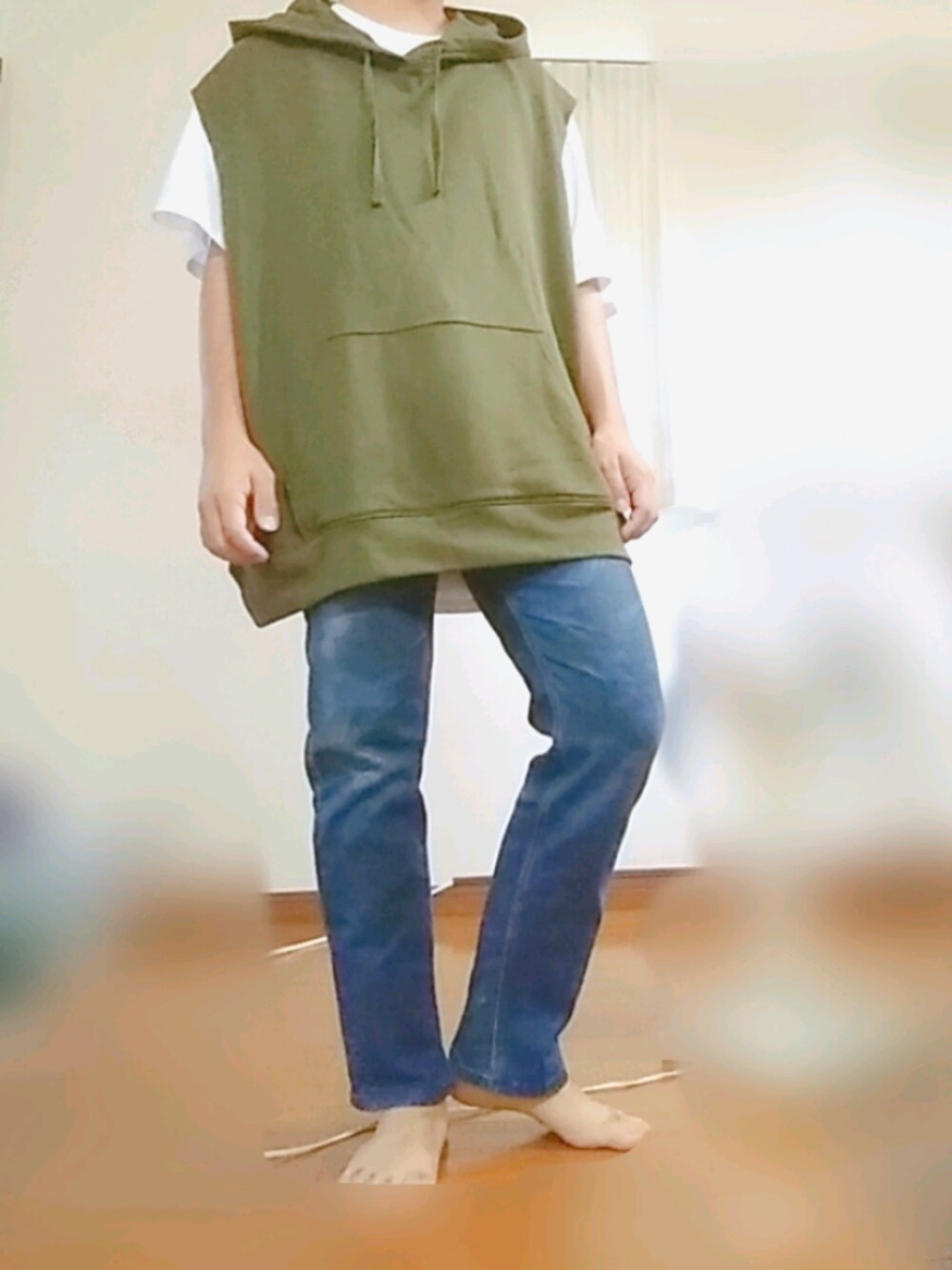 「オーバーサイズ、デニム、デニムパンツ、いいね、save、フォローお願いします🤑、プチプラコーデ、グリーン、お洒落さんとつながりたい、休日スタイル、夏コーデ、ラフ」｜「HIDEAWAYS NICOLEのアイテム（デニムパンツ、ブルー系）」を使った、メルカリ好きのよぺさん（メンズ・168cm）の夏コーディネートの1枚目の写真