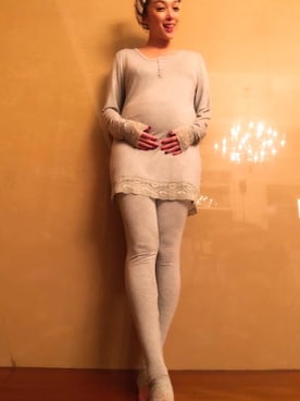 「アイテム（マタニティウェア/グッズ、グレー系）」を使った、Gochui-280日間の妊娠期間のために誕生したマタニティブランドさん（レディース・165cm）の冬コーディネート