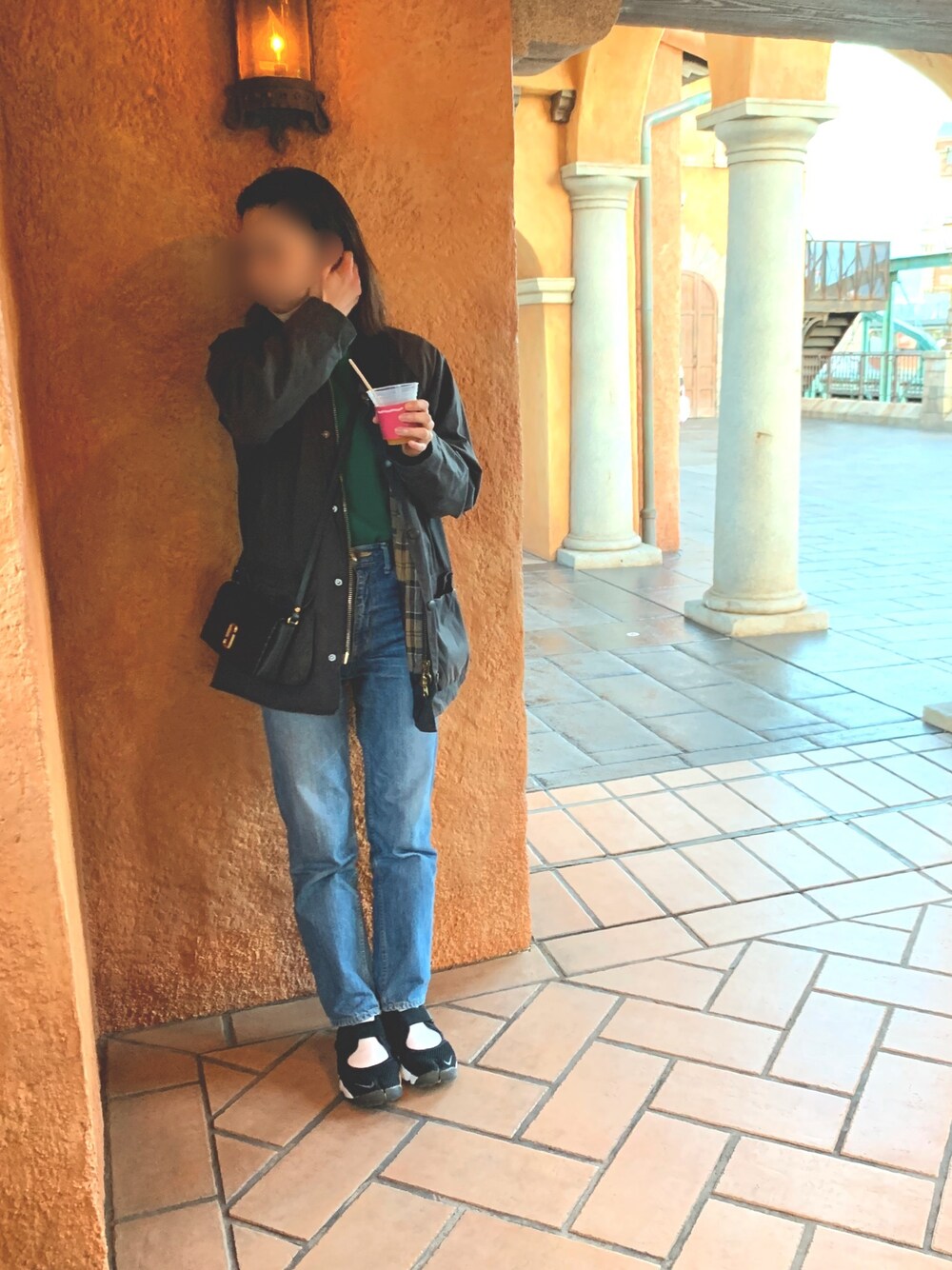 「BarbourのBarbour / BEDALE SL オイルド ジャケット（ブルゾン、ブラック系）」を使った、machikoさん（レディース・160cm）の冬コーディネートの1枚目の写真