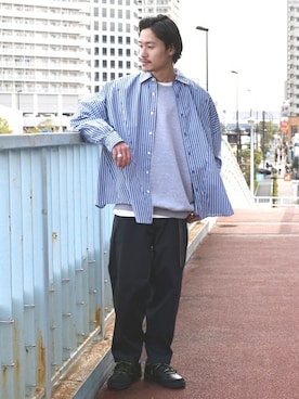 「JERZEES（ジャージーズ）のアイテム（スウェット）」を使った、安本さん（メンズ・170cm）の春コーディネート