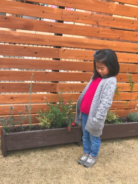 「GAP（ギャップ）のアイテム（ニット/セーター、レッド系）」を使った、kaeさん（キッズ・120cm）の冬コーディネート