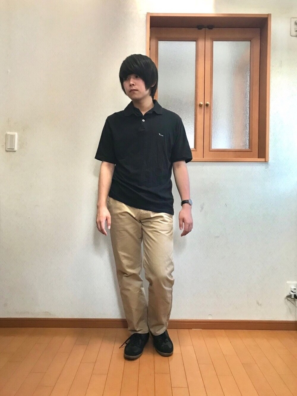 「春夏コーデ、オーバーサイズ、チノパン、おしゃれさんと繋がりたい、低身長、ポロシャツ、シンプル、カジュアル、オトナカジュアル、ナチュラル」｜「Y’s for menのアイテム（ポロシャツ、ブラック系）」を使った、ガッシー《低身長》さん（メンズ・165cm）の夏コーディネートの1枚目の写真