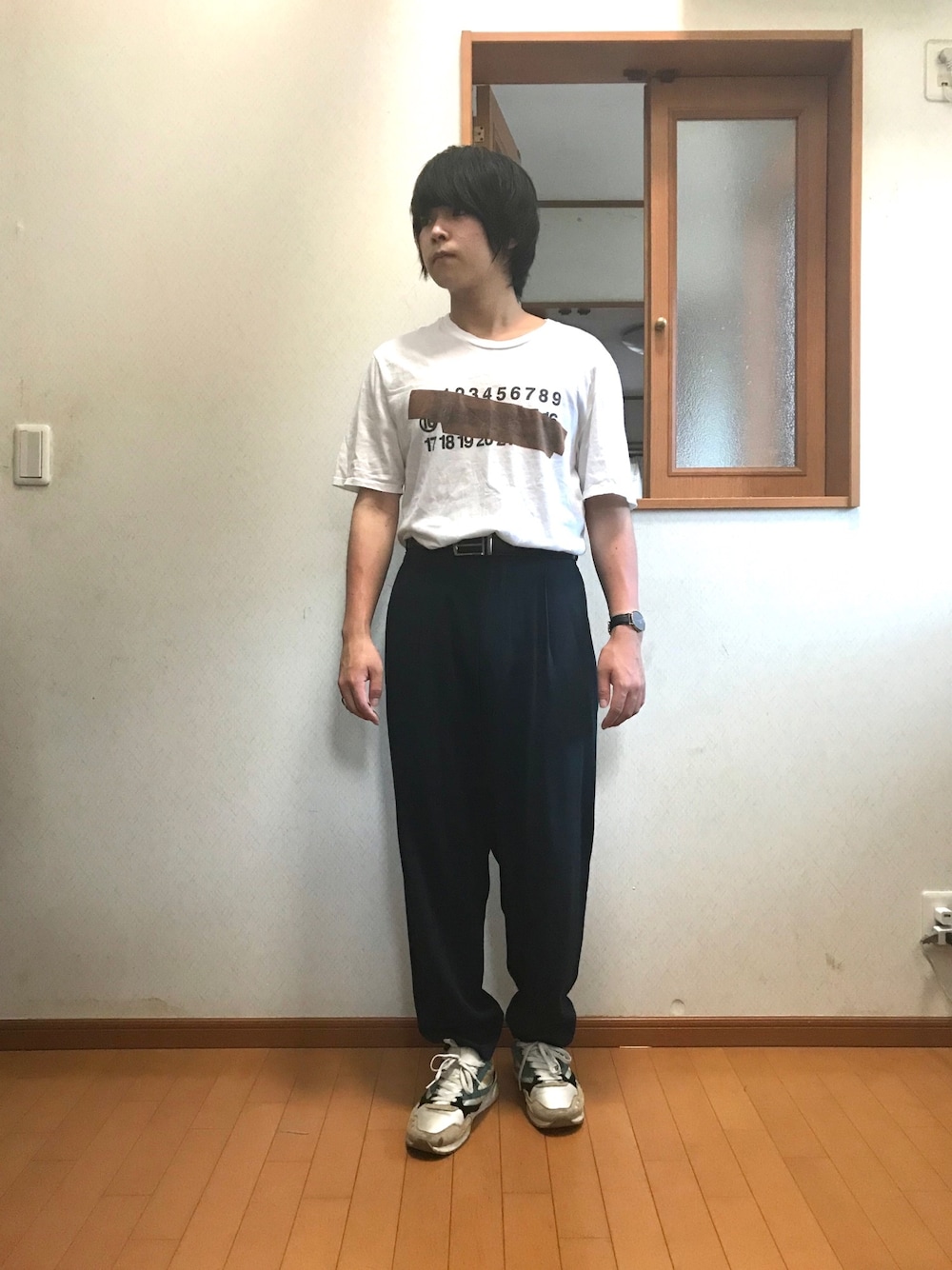 「低身長、シンプル、シンプルコーデ、マルジェラ、おしゃれさんと繋がりたい、オトナカジュアル、カジュアル、夏コーデ、春夏コーデ、夏だ！Tシャツ着よう！」｜「Maison Margielaのアイテム（Tシャツ/カットソー、ホワイト系）」を使った、ガッシー《低身長》さん（メンズ・165cm）の夏コーディネートの1枚目の写真