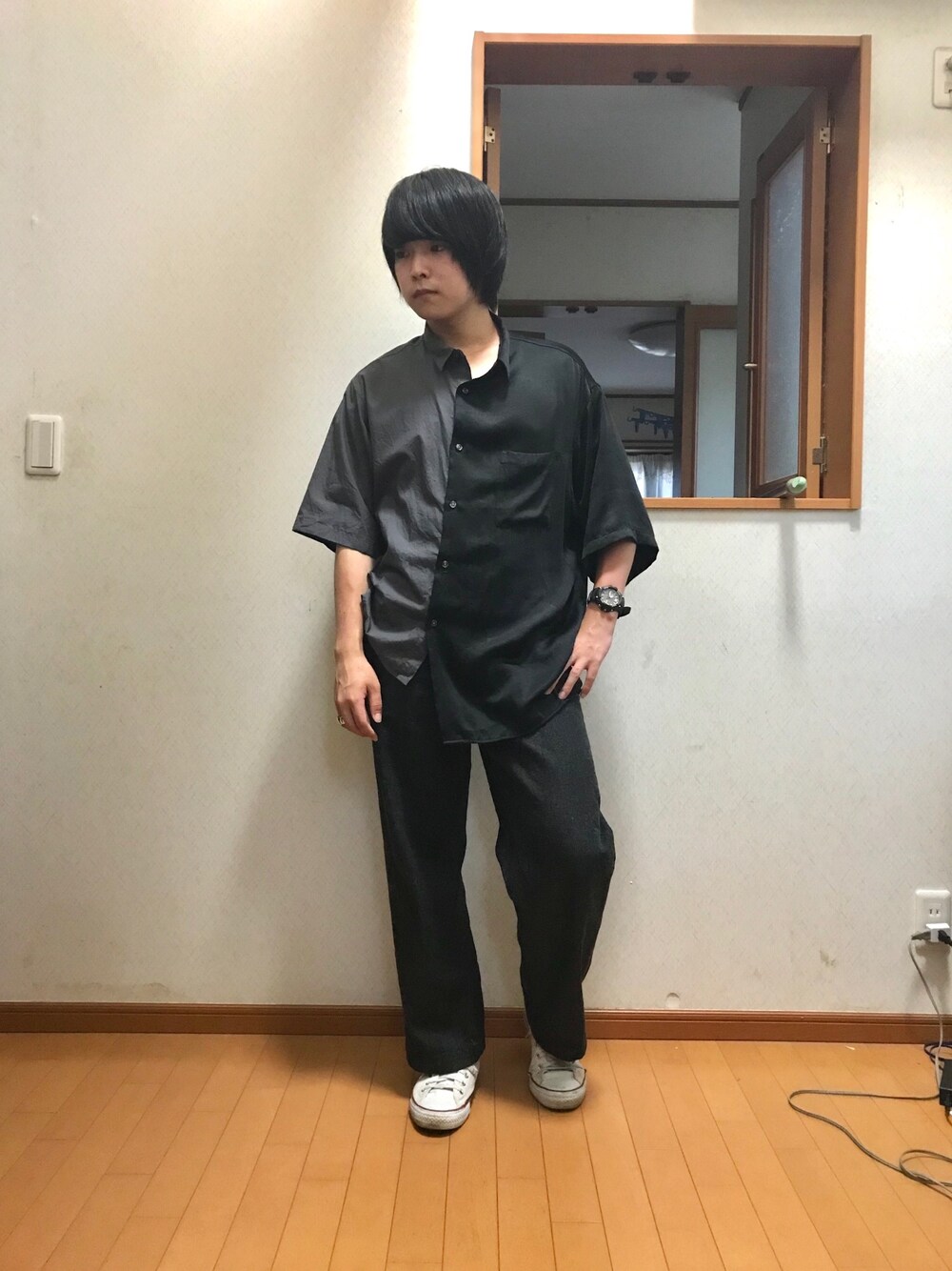 「春夏コーデ、夏コーデ、夏だ！Tシャツ着よう！、カジュアル、シャツスタイル、おしゃれさんと繋がりたい、低身長、オトナカジュアル、オーバーサイズ」｜「HAREのアシメデザインシャツ(HARE)（シャツ/ブラウス、ブラック系）」を使った、ガッシー《低身長》さん（メンズ・165cm）の夏コーディネートの1枚目の写真
