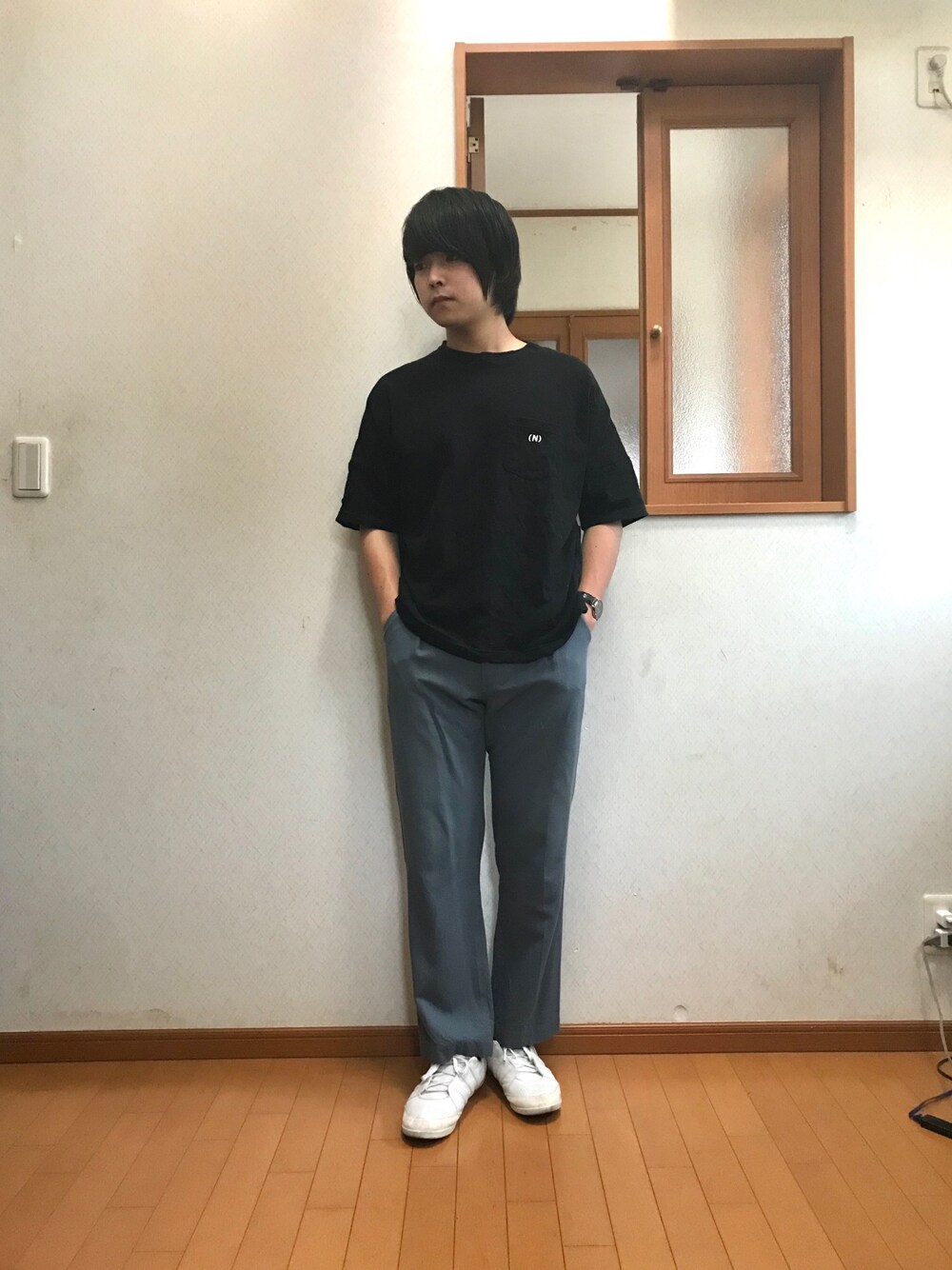 「おしゃれさんと繋がりたい、オトナカジュアル、オーバーサイズ、ネオンサイン、低身長、シンプル、シンプルコーデ、カジュアルコーデ、ペールトーン」｜「FREAK'S STOREのWEB限定 NUMBER (N)INE DENIM/ナンバーナインデニム 別注ビッグシルエット バックプリント ロゴ 半袖Tシャツ/オーバーサイズカットソー（Tシャツ/カットソー、ブラック系）」を使った、ガッシー《低身長》さん（メンズ・165cm）の夏コーディネートの1枚目の写真