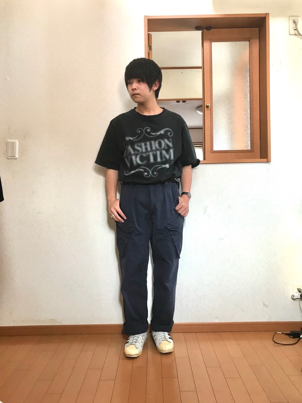 「春夏コーデ、夏コーデ、カーゴパンツ、軍パン、シンプル、カジュアル、カジュアルコーデ、低身長」｜「SASQUATCHfabrix.のアイテム（Tシャツ/カットソー、ブラック系）」を使った、ガッシー《低身長》さん（メンズ・165cm）の夏コーディネートの1枚目の写真