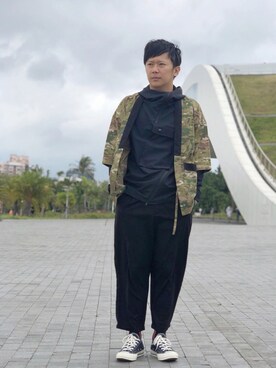 「oqLiq（オークリック）のアイテム（トップス）」を使った、zivyehさん（メンズ・165cm）の春コーディネート