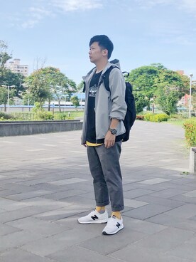 「NEWBALANCE」｜「アイテム（スラックス）」を使った、zivyehさん（メンズ・165cm）の夏コーディネート