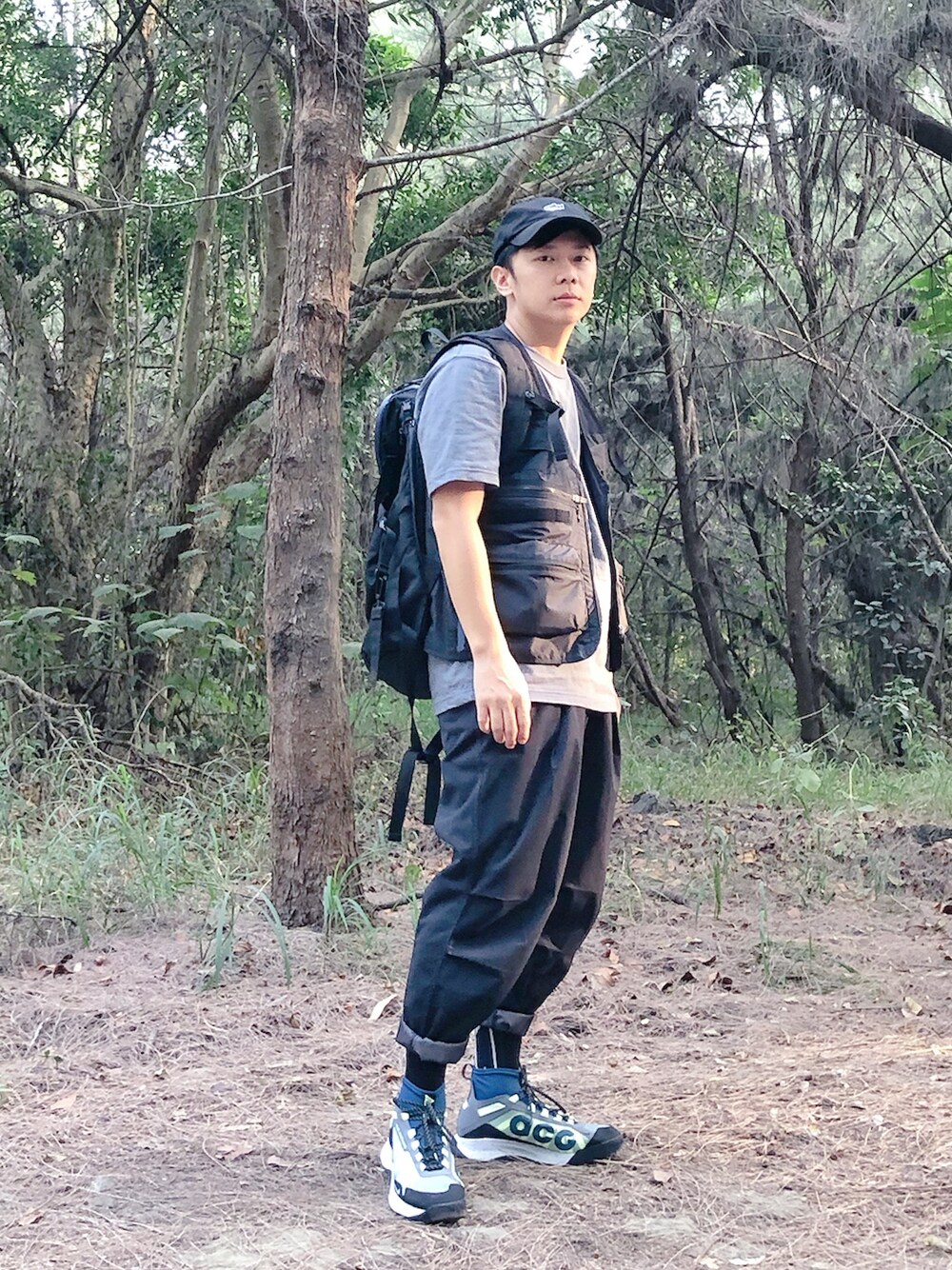 「street、techwear、ootdtw、ootd、men、mens fashion、ACG、NIKE」｜「no brandのアイテム（ベスト、ブラック系）」を使った、zivyehさん（メンズ・165cm）の冬コーディネートの1枚目の写真