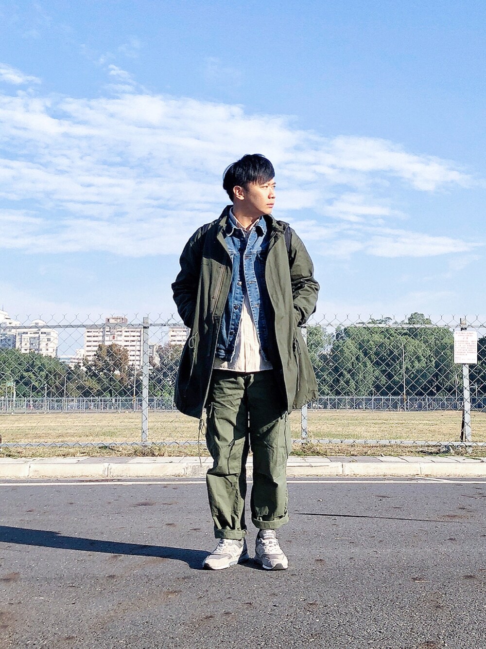 「outfit、outdoor、ootd、New Balance、NEWBALANCE、Taiwan、ootdtw」｜「no brandのアイテム（ジャケット/アウター、グリーン系）」を使った、zivyehさん（メンズ・165cm）の冬コーディネートの1枚目の写真
