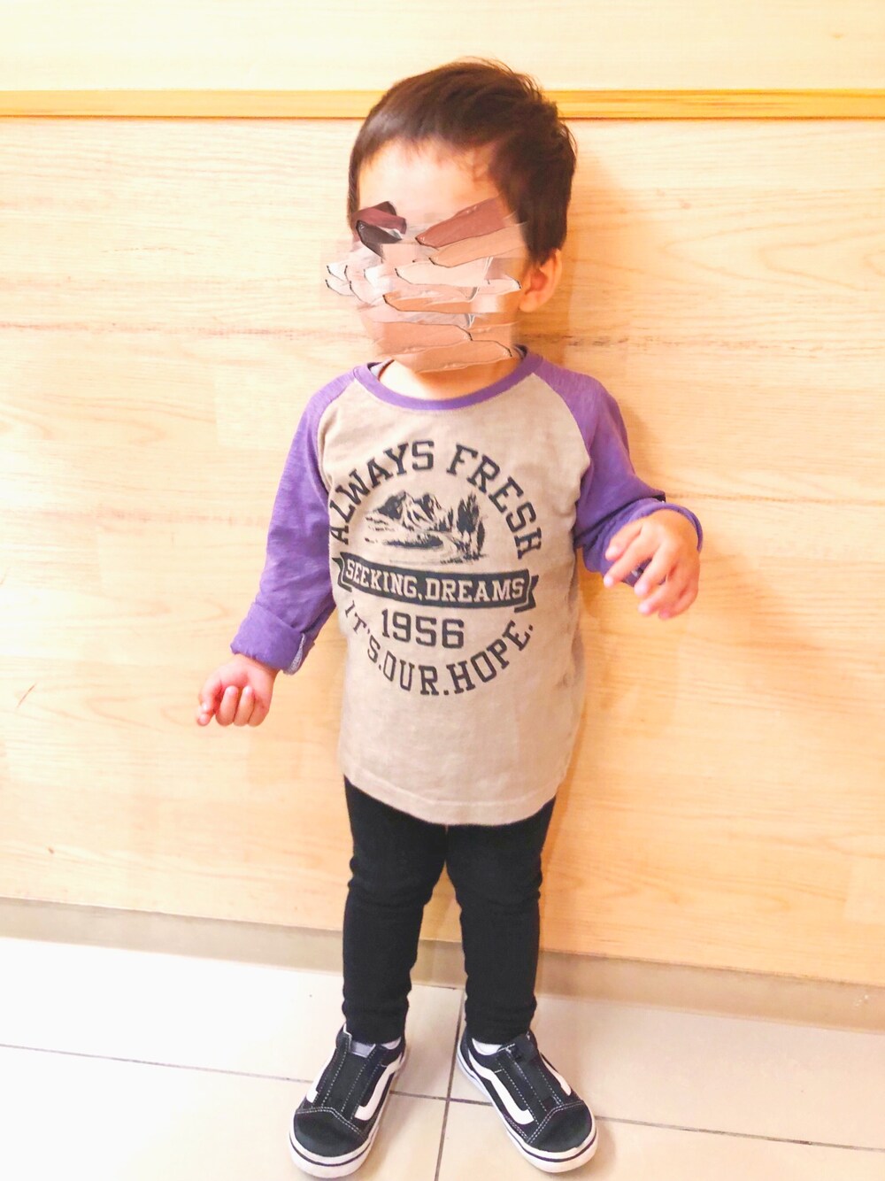 「秋のコーデ、プチプラコーデ、スニーカー、UNIQLO、男の子、男の子コーデ、男の子ママ、男の子ファッション」｜「UNIQLOのアイテム（パンツ、ブラック系）」を使った、chayさん（レディース・162cm）の秋コーディネートの1枚目の写真