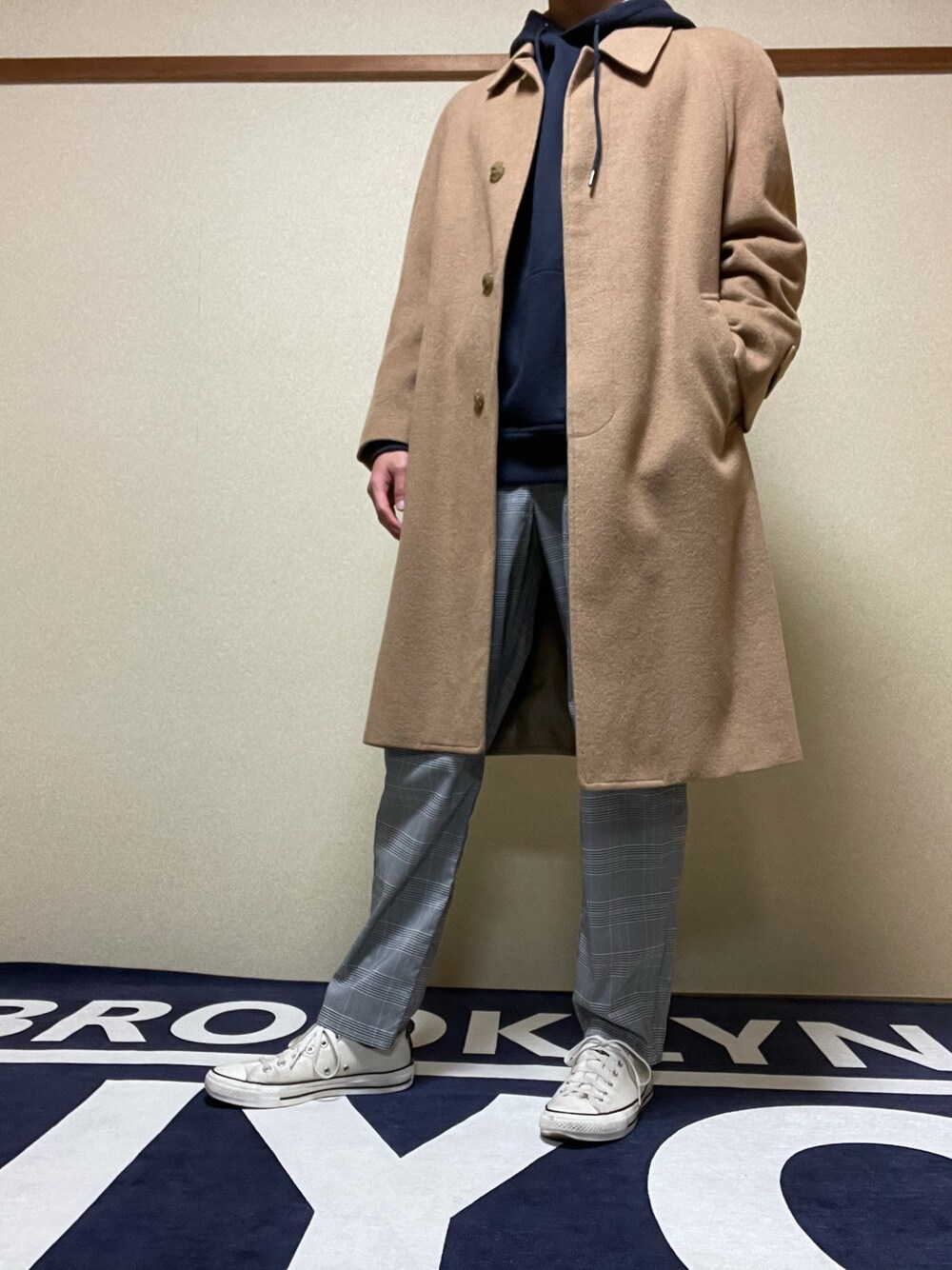 「私の推しブランド、おしゃれさんと繋がりたい、家コーデ、ゆるコーデ、キャメルコート、スラックスパンツ」｜「Championのアイテム（パーカー、ブルー系）」を使った、mocha0205さん（メンズ・178cm）の冬コーディネートの1枚目の写真