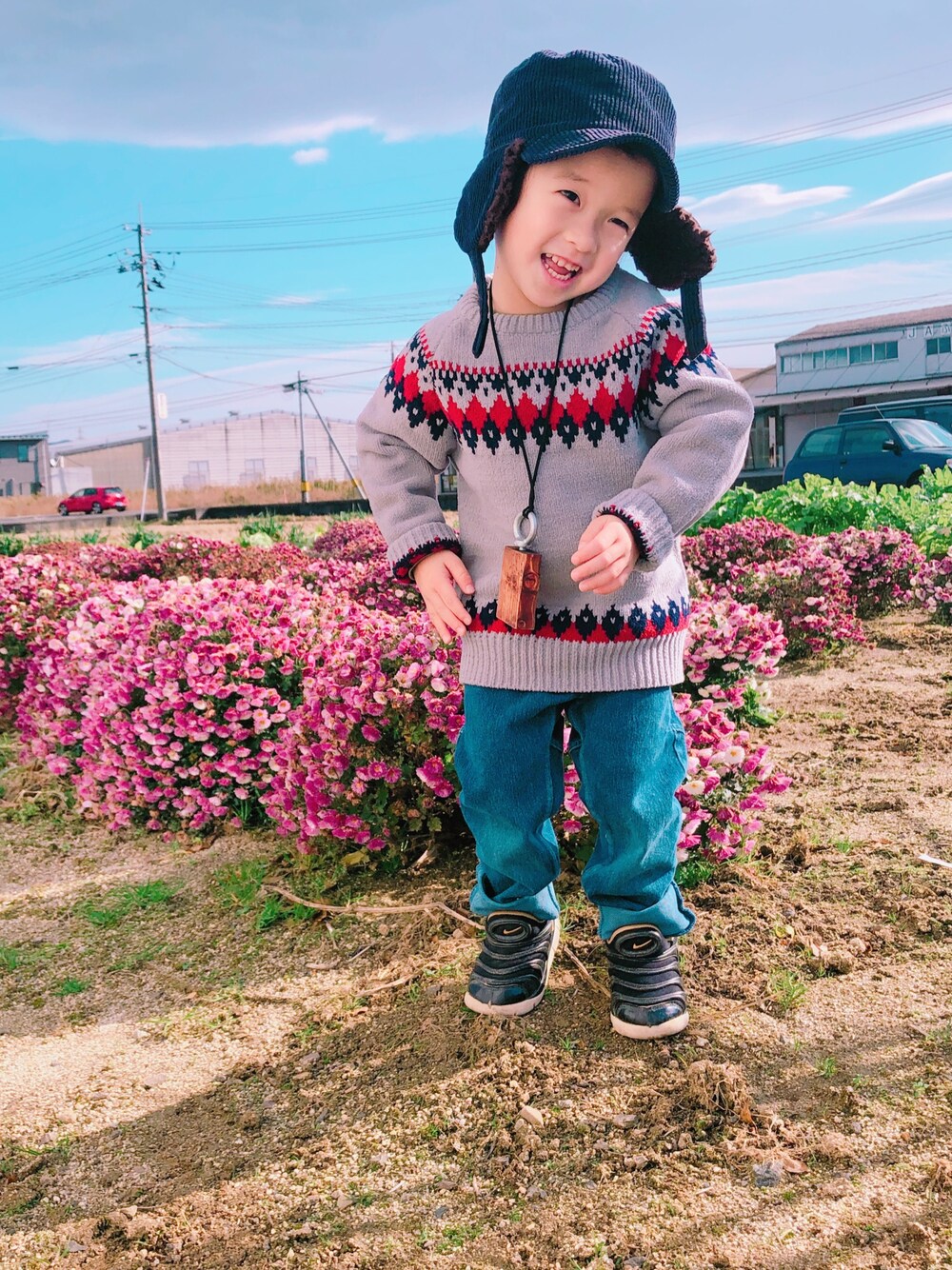 「ニット」｜「Right-onのアイテム（ニット/セーター、グレー系）」を使った、KeitoAmuさん（キッズ・100cm）の秋コーディネートの1枚目の写真