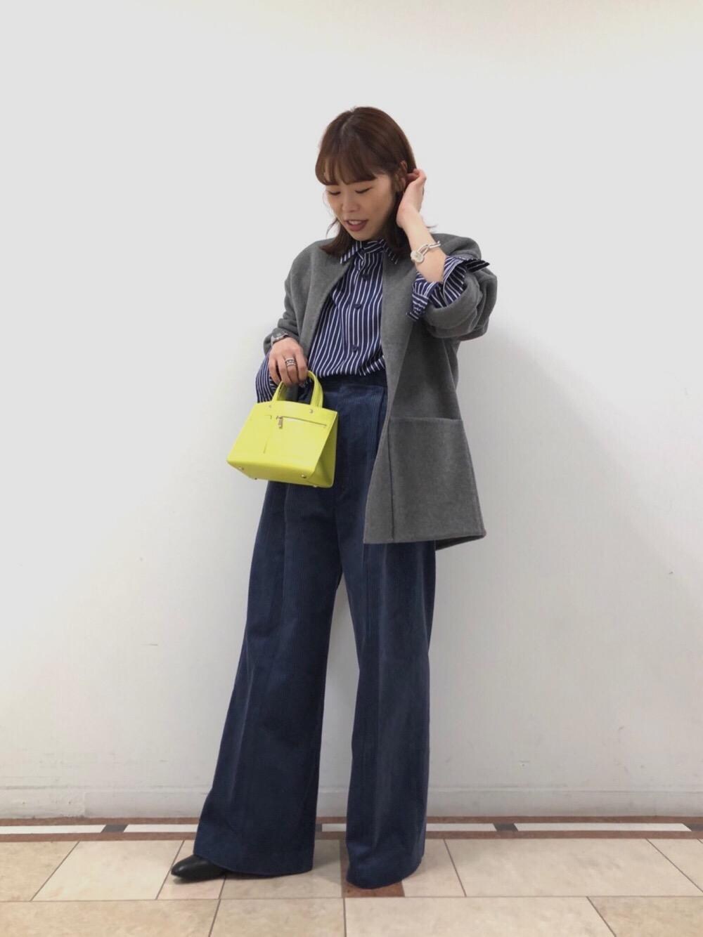 「ASTRAETのASTRAET（アストラット）ストライプ ビッグ シャツ（シャツ/ブラウス、ブルー系）」を使った、KUMIEさん（レディース・159cm）の秋コーディネートの1枚目の写真