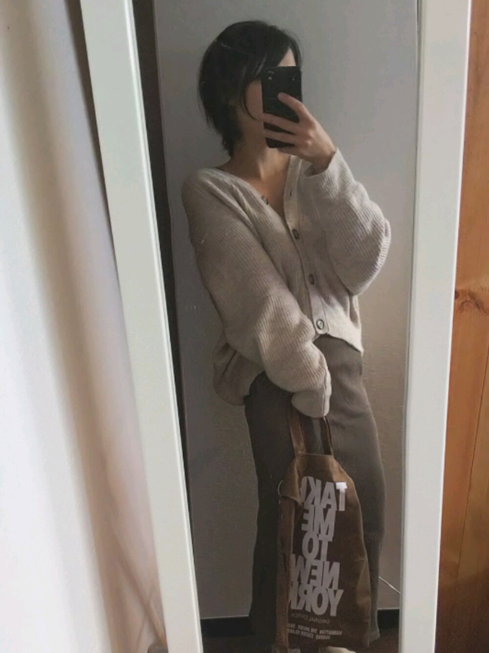 「大人カジュアル、おしゃれさんと繋がりたい、ママコーデ、いいね、save、フォローお願いします🤑、シンプル、カジュアル」｜「GUのアイテム（カーディガン/ボレロ、ベージュ系）」を使った、 DETE11 相互フォロー フォロバ中さん（レディース・158cm）の冬コーディネートの1枚目の写真