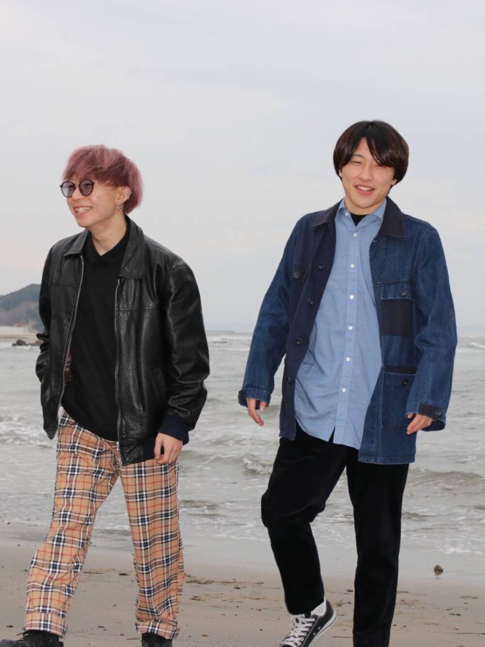 「バーバリー、プチプラコーデ、海、韓国ファッション、black、blockb、korea」｜「古着のアイテム（ジャケット/アウター、ブラック系）」を使った、Hayato さん（メンズ・165cm）の春コーディネートの1枚目の写真
