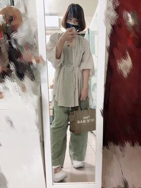 「MARC JACOBS（マークジェイコブス）のアイテム（トートバッグ）」を使った、エビイ-Abby-🦦さん（レディース・159cm）の春コーディネート