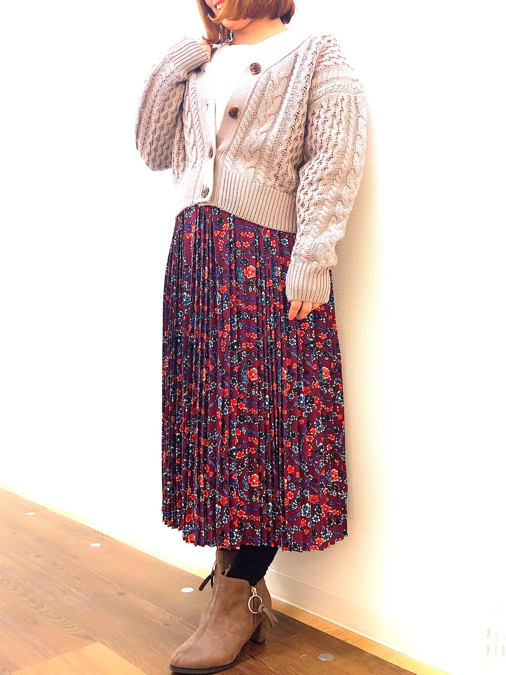 「初売りセールで買いました2019、お洒落さんとつながりたい、オトナ女子、ケーブルニット、抜き襟、パープル、プリーツスカート、ガーリーコーデ、アフリカタロウ」｜「AFRICA TAROのアイテム（スカート、その他）」を使った、Chihiro Morinagaさん（レディース・146cm）の冬コーディネートの1枚目の写真