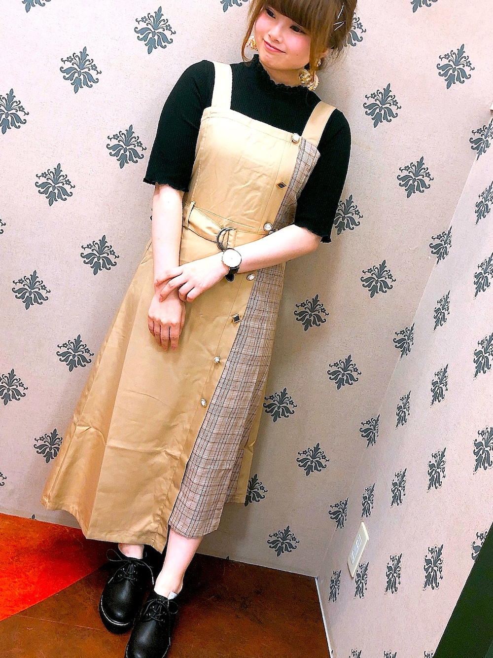 「おしゃれさんと繋がりたい、オトナ女子、アシンメトリー、グレンチェック、ワンピース、秋のコーデ、ショートブーツ、レースアップブーツ、アフリカタロウ」｜「AFRICA TAROのアイテム（ワンピース/ドレス、ベージュ系）」を使った、Chihiro Morinagaさん（レディース・146cm）の夏コーディネートの1枚目の写真