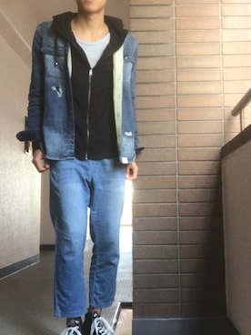 「AZUL by moussy（アズールバイマウジー）のアイテム（デニムジャケット）」を使った、上島 瑛さん（メンズ・178cm）の冬コーディネート