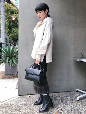 「PENDLETON（ペンドルトン）のアイテム（スカート）」を使った、nano・universe lady's　STAFFさん（レディース・160cm）の秋コーディネート