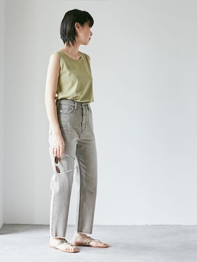 「NANO universe（ナノユニバース）のWEB限定/ラウンドヘムタンク（タンクトップ）」を使った、nano・universe lady's　STAFFさん（レディース・160cm）の夏コーディネート