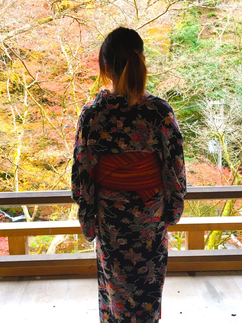 「京都、着物、きもの、着物コーデ、紅型、博多織、半幅帯」｜「母のおさがりのアイテム（着物、ブラック系）」を使った、満 さん（レディース・155cm）の冬コーディネートの1枚目の写真