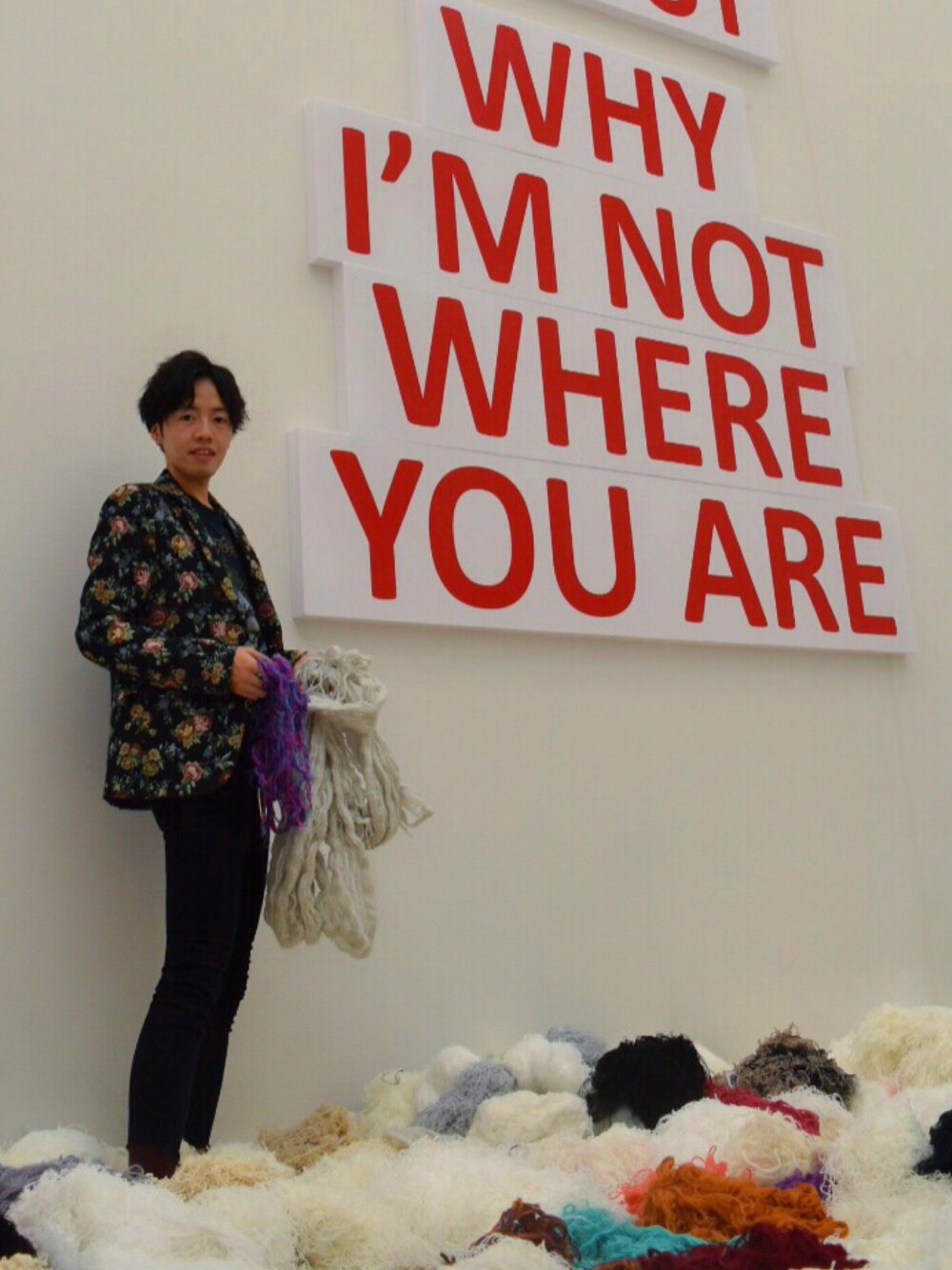 「saint laurent paris、黒スキニー、テーラードジャケット、花柄、花柄ｼﾞｬｹｯﾄ、おしゃれさんと繋がりたい、キレイめ、スキニーデニム、モードストリート、秋コーデ」｜「SAINT LAURENT PARISのアイテム（テーラードジャケット、ブラック系）」を使った、たけなかさん（メンズ・176cm）の秋コーディネートの1枚目の写真